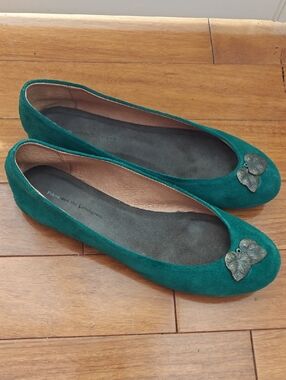 Pilcro and the Letterpress Green Suede Ballet Flats with Leaf Accent